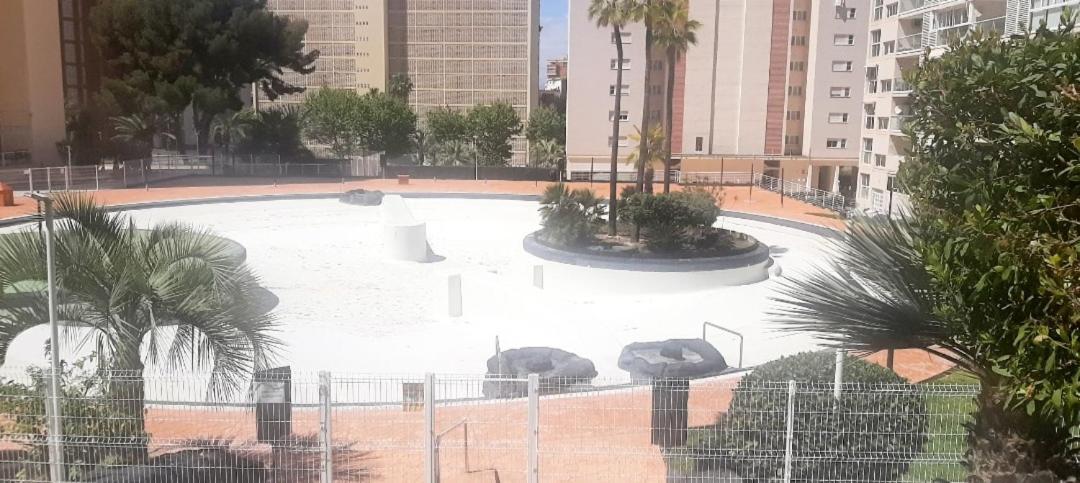 Vacanza Luxury Complex- Parking , Pool Only In The Summer , Rincon De Loix Benidorm Exterior foto