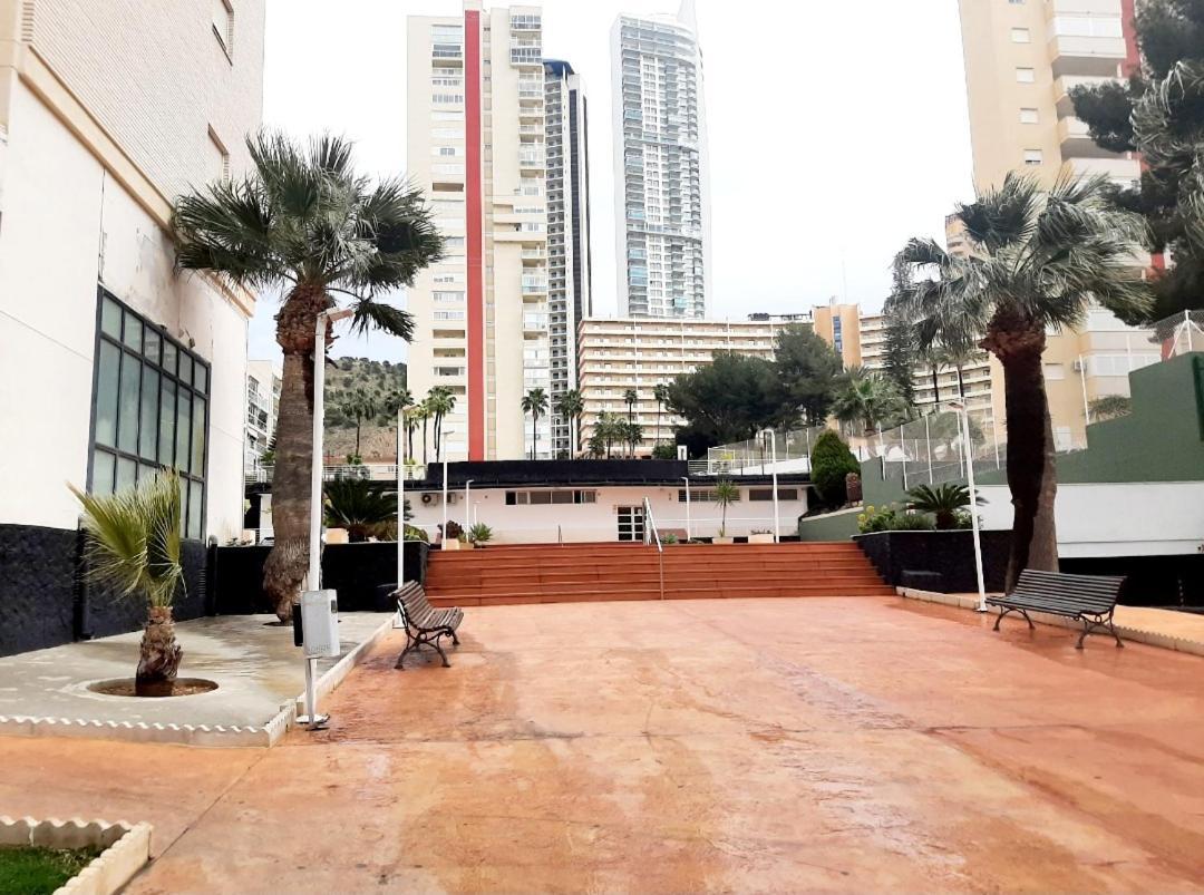 Vacanza Luxury Complex- Parking , Pool Only In The Summer , Rincon De Loix Benidorm Exterior foto