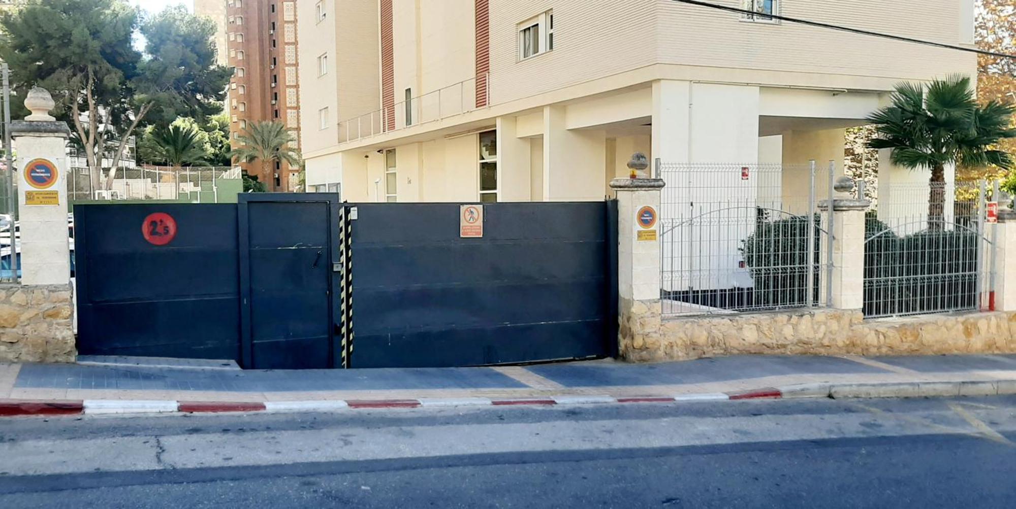 Vacanza Luxury Complex- Parking , Pool Only In The Summer , Rincon De Loix Benidorm Exterior foto